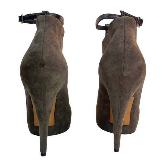 Givenchy Women’s Heels Fetish Tstrap Ankle Booties Gray Suede Size: 5.5 - Picture 8 of 16